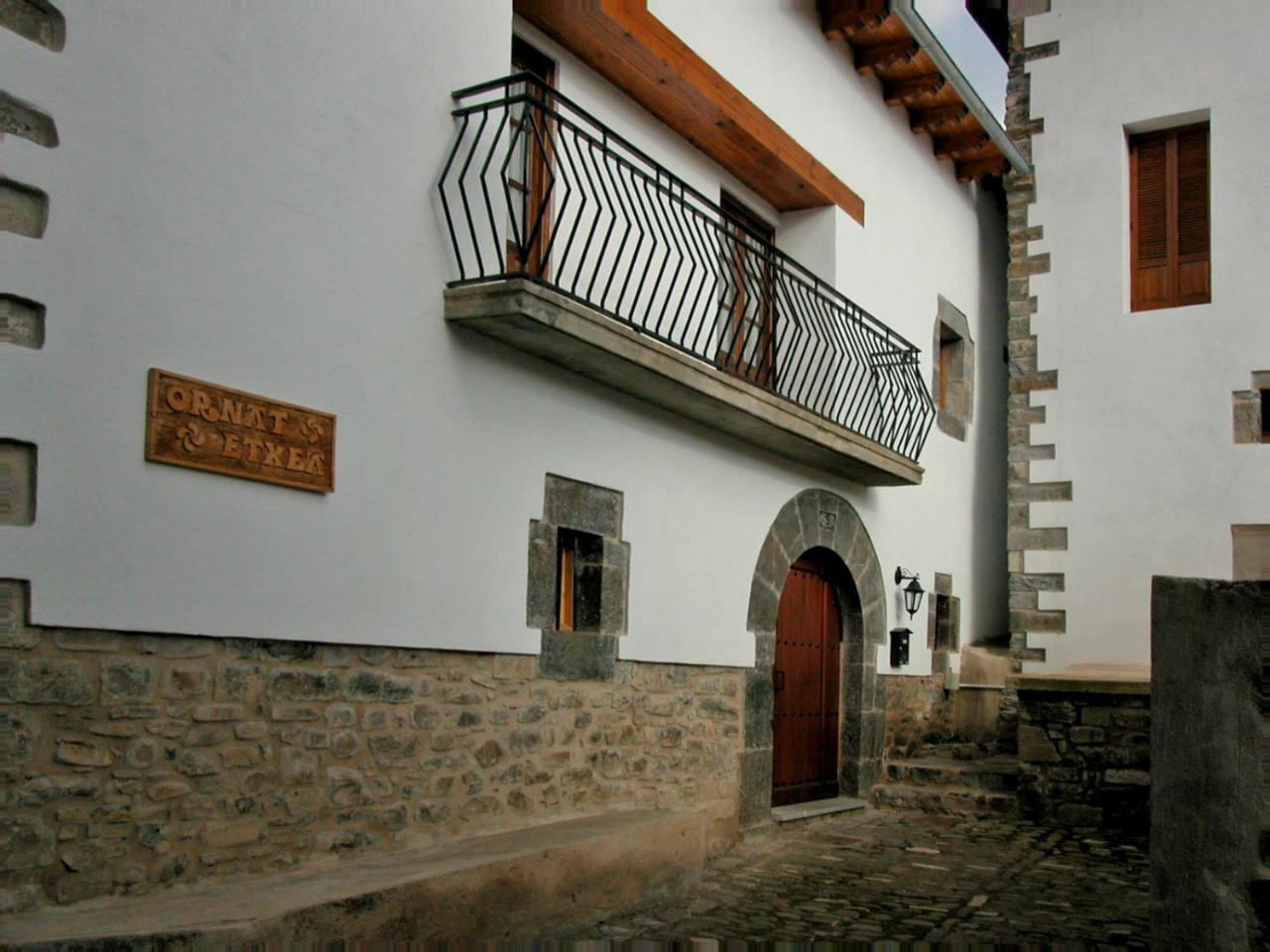 Casa Rural Ornat Etxea Vidangoz Exterior photo